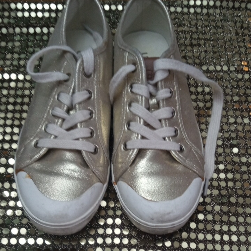 Ugg  Sneakers